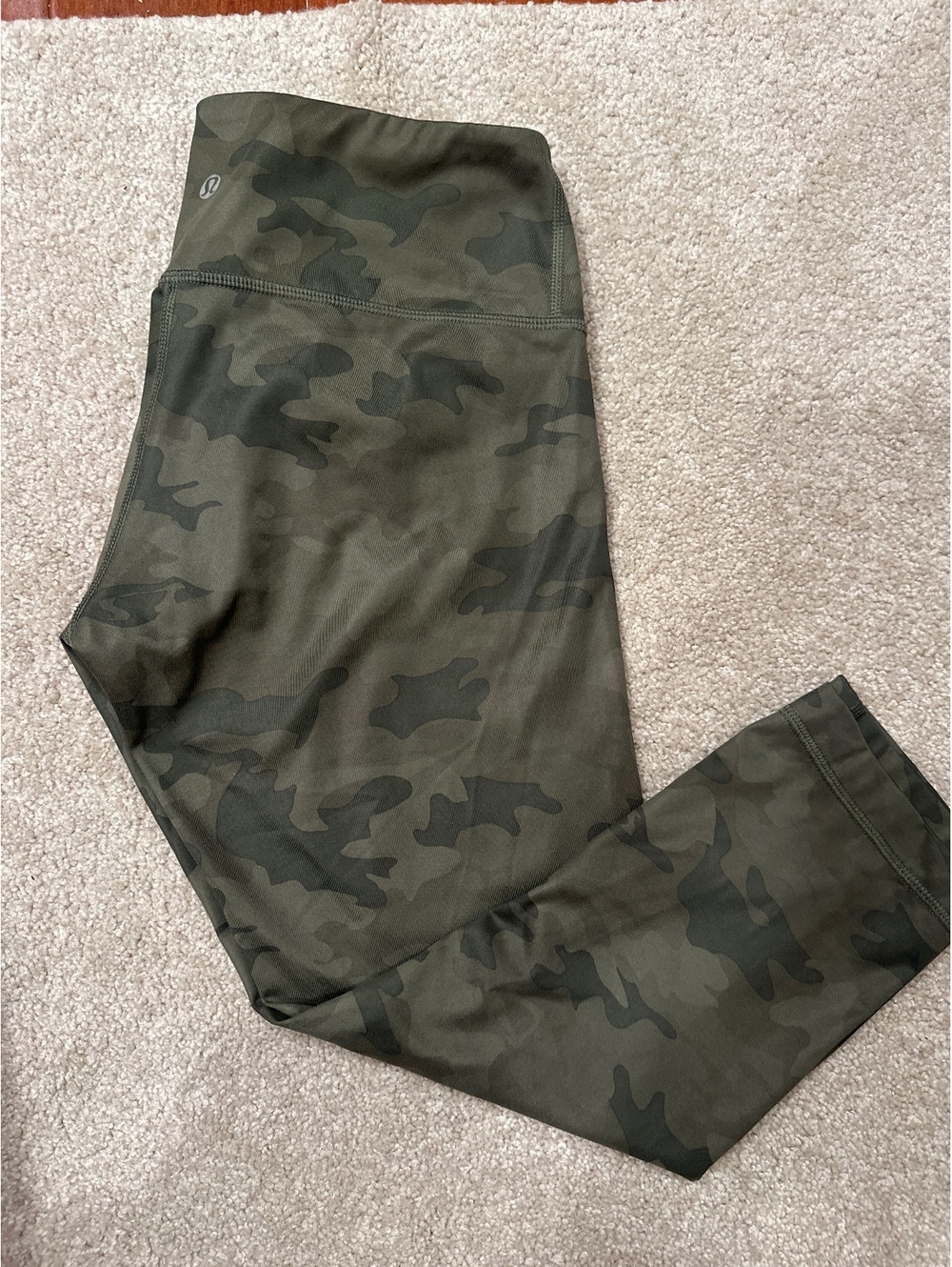 (4)Lululemon Camouflage Leggings Size 6